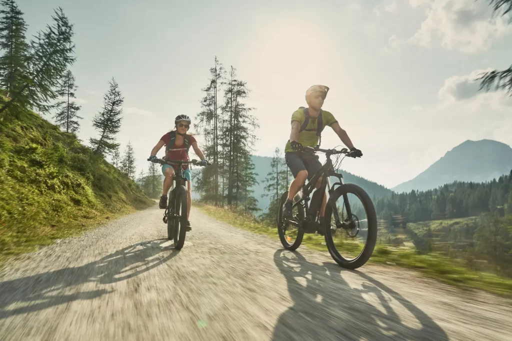 Mountainbiker auf einer Mountainbike-Strecke nahe vom Appartement Schladming-Rohrmoos
